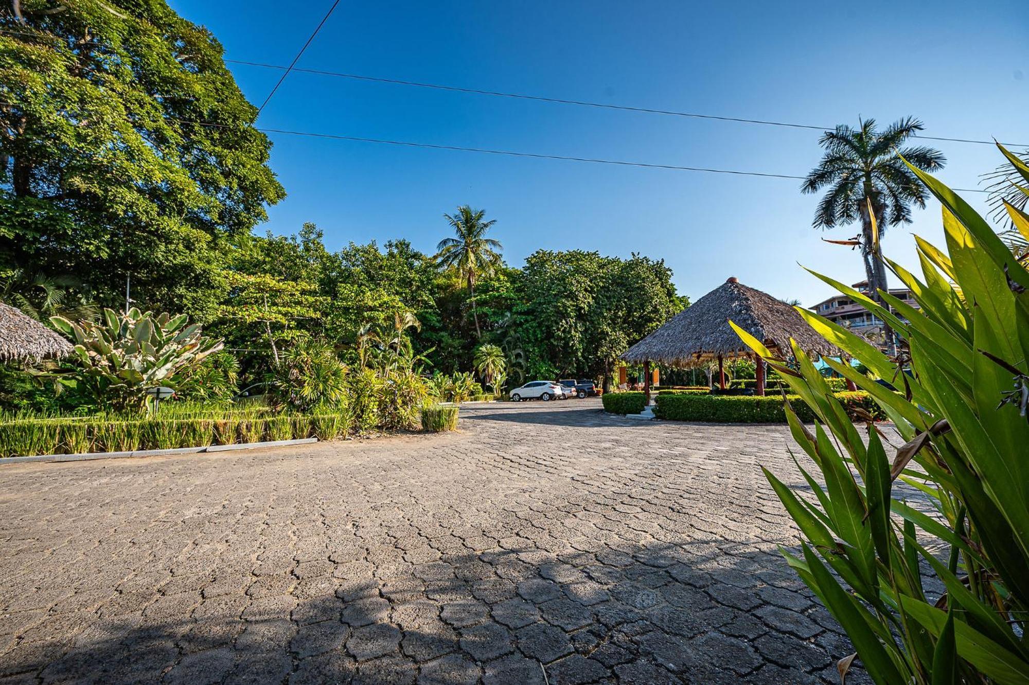 Beach Break Resort & Cr Surf Camp Jaco Exterior photo