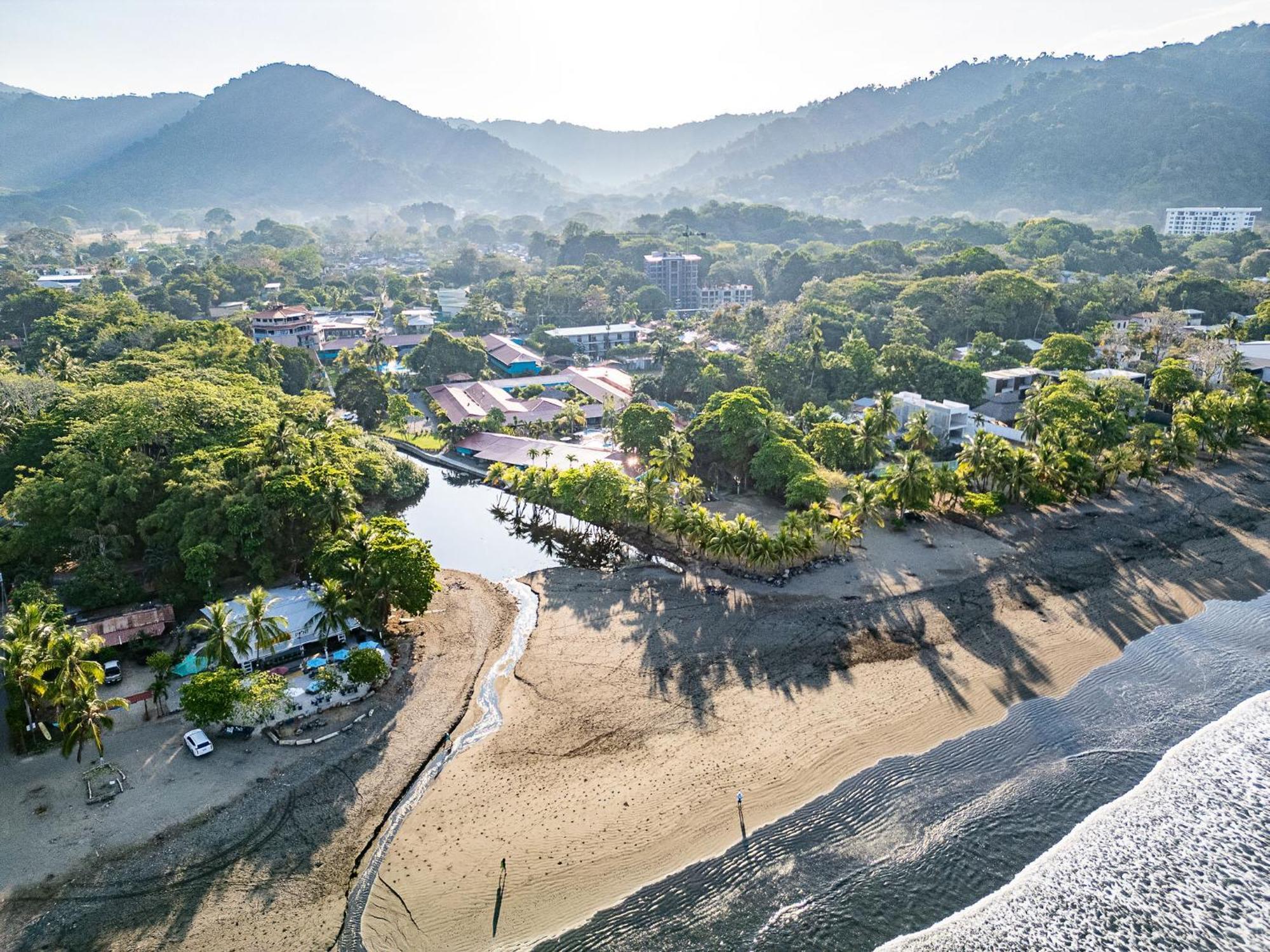 Beach Break Resort & Cr Surf Camp Jaco Exterior photo