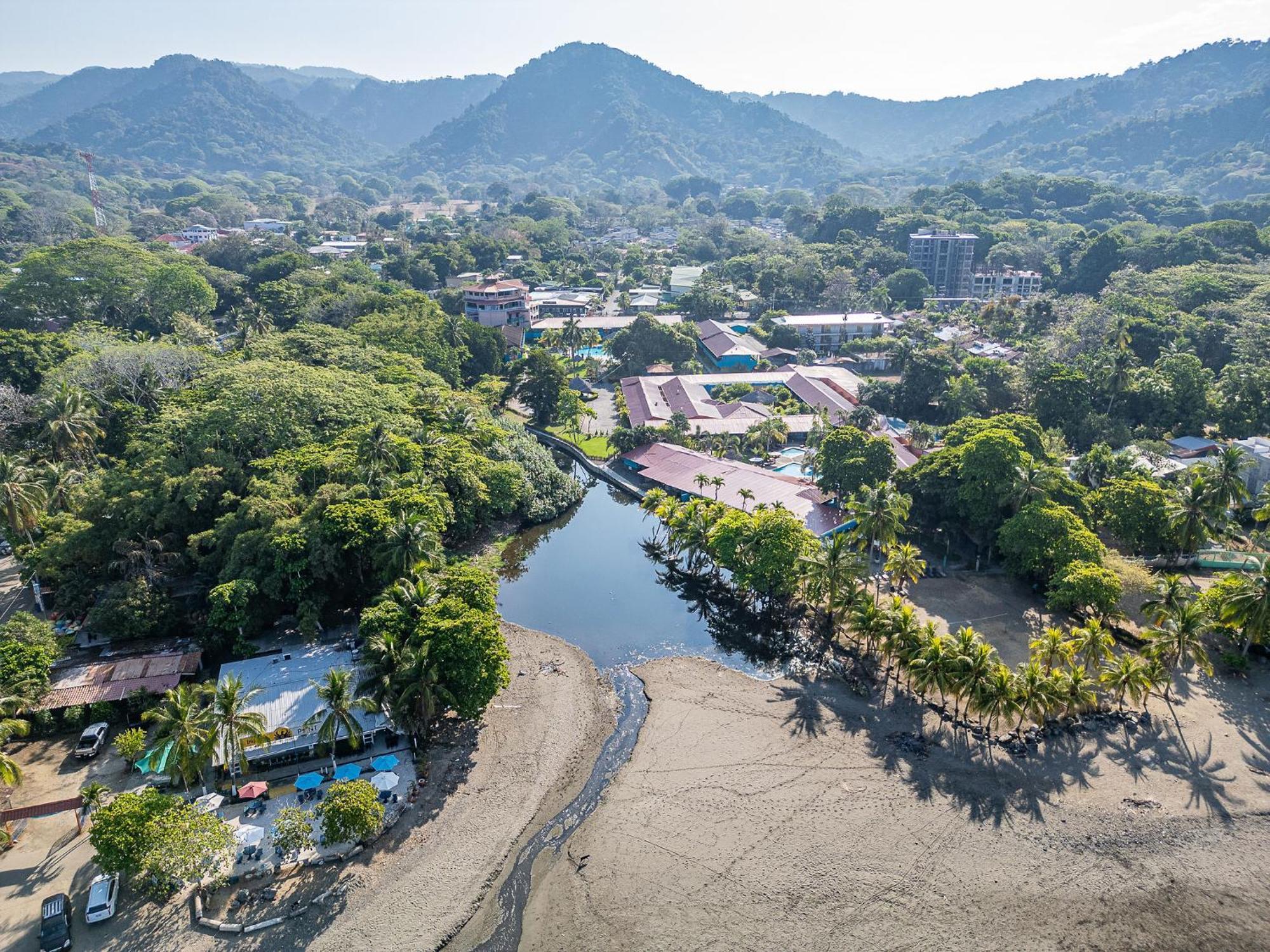 Beach Break Resort & Cr Surf Camp Jaco Exterior photo